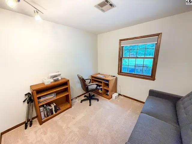 Photo of 4 Hickory Ct, Newton, KS