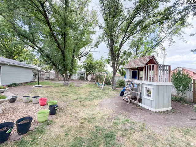 Photo of 4 Hickory Ct, Newton, KS