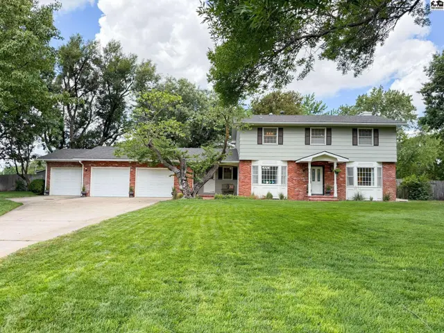 Photo of 4 Hickory Ct, Newton, KS