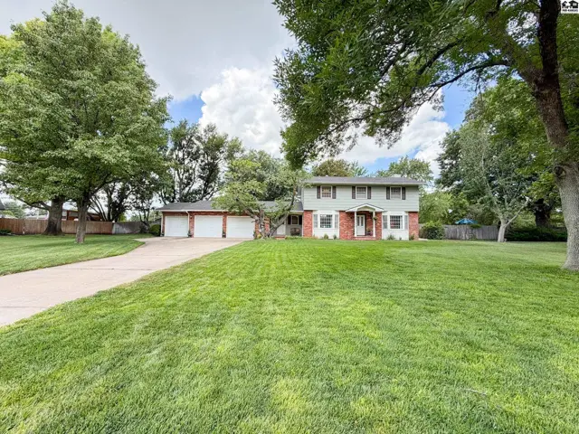 Photo of 4 Hickory Ct, Newton, KS
