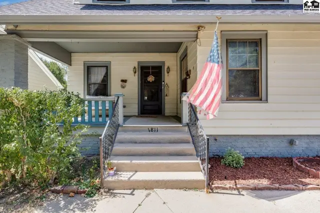 Photo of 1811 N Walnut St, Hutchinson, KS