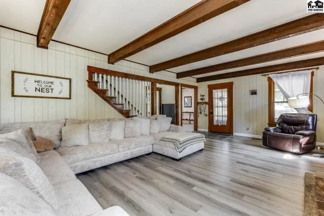 Photo of 1811 N Walnut St, Hutchinson, KS