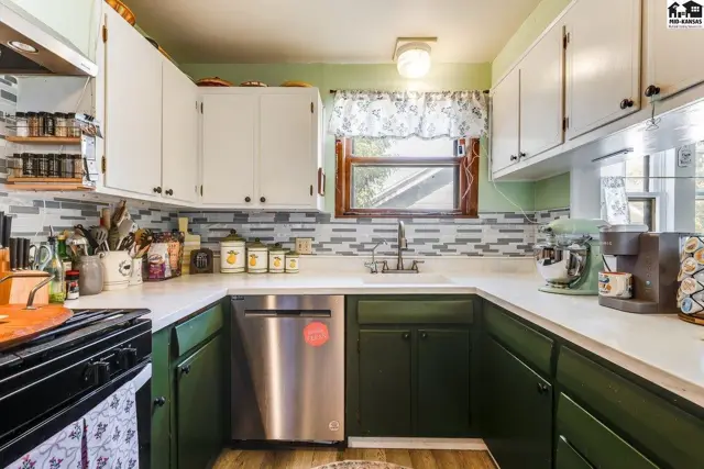 Photo of 1811 N Walnut St, Hutchinson, KS