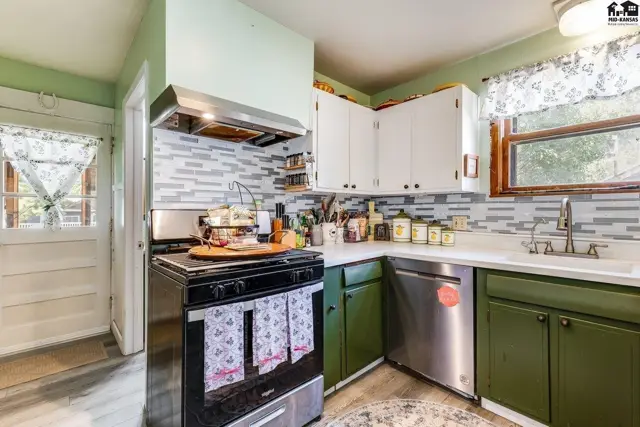 Photo of 1811 N Walnut St, Hutchinson, KS
