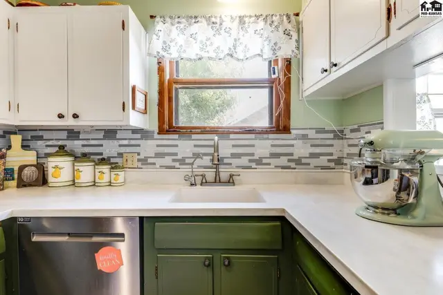 Photo of 1811 N Walnut St, Hutchinson, KS