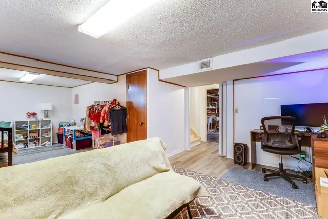 Photo of 1811 N Walnut St, Hutchinson, KS
