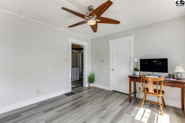 Photo of 1811 N Walnut St, Hutchinson, KS
