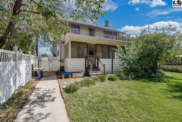 Photo of 1811 N Walnut St, Hutchinson, KS