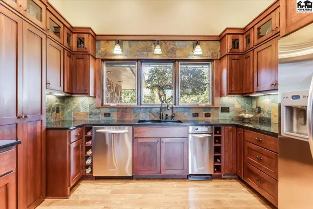 Photo of 45 Linksland Dr, Hutchinson, KS