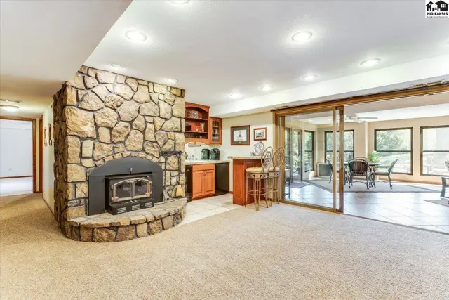 Photo of 45 Linksland Dr, Hutchinson, KS
