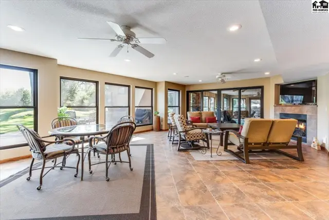 Photo of 45 Linksland Dr, Hutchinson, KS