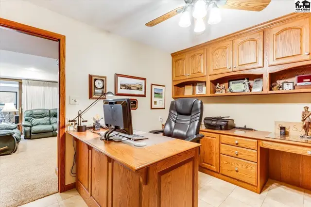Photo of 45 Linksland Dr, Hutchinson, KS