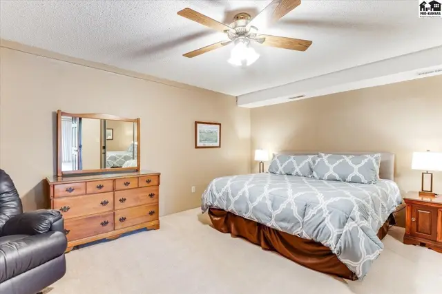 Photo of 45 Linksland Dr, Hutchinson, KS