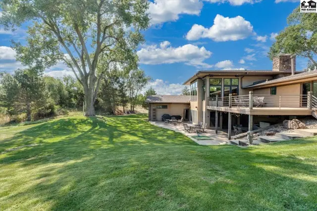 Photo of 45 Linksland Dr, Hutchinson, KS