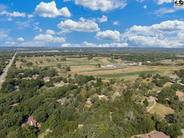 Photo of 45 Linksland Dr, Hutchinson, KS
