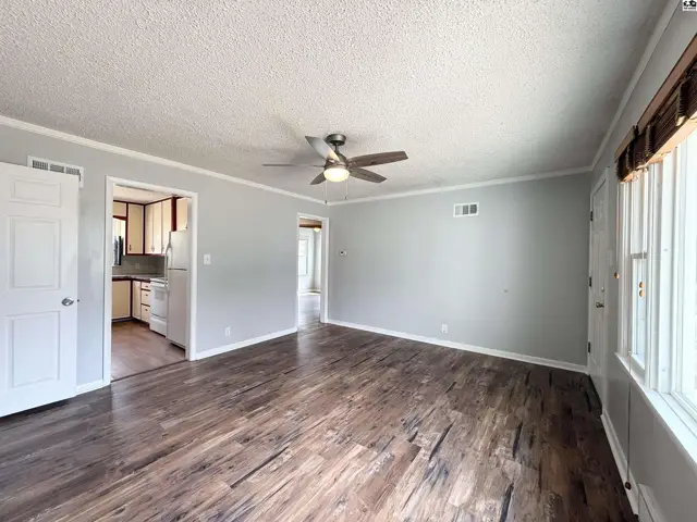 Photo of 1410 N Orchard Ave, Hutchinson, KS