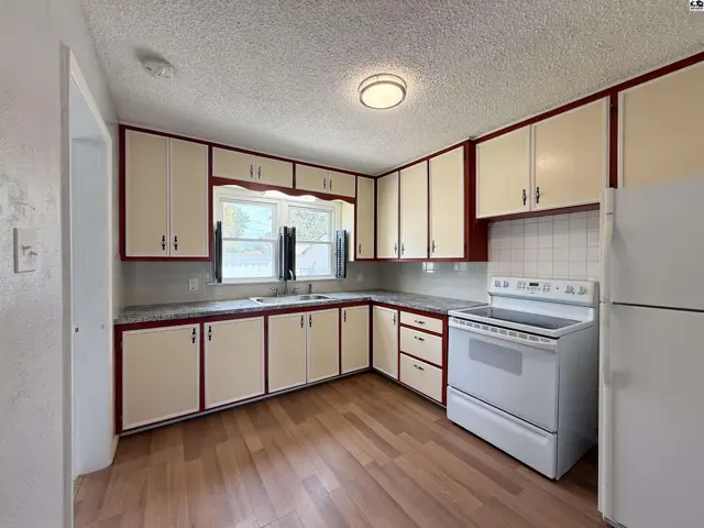 Photo of 1410 N Orchard Ave, Hutchinson, KS