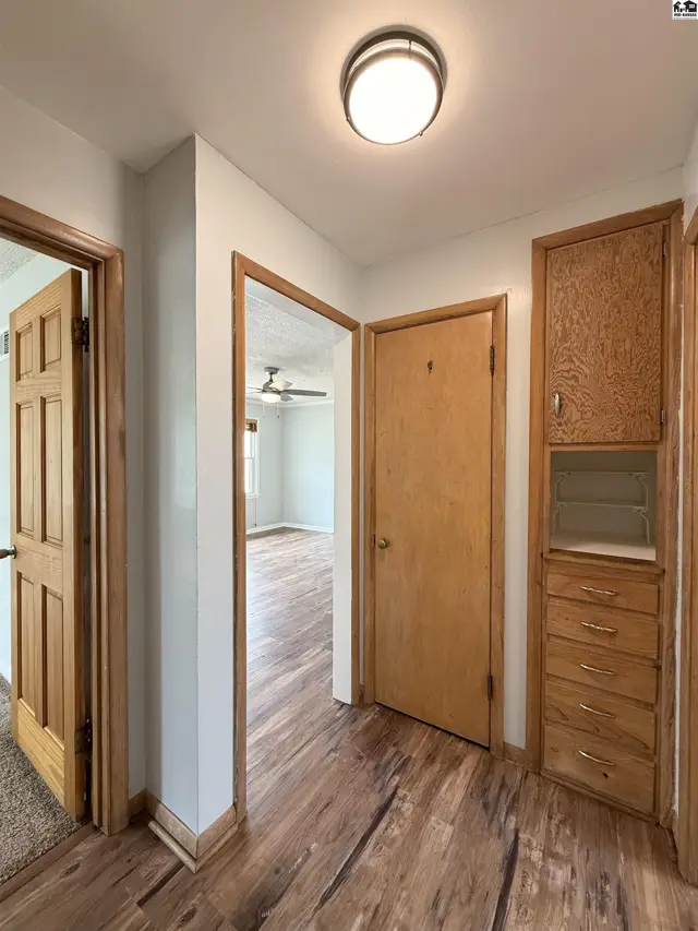 Photo of 1410 N Orchard Ave, Hutchinson, KS