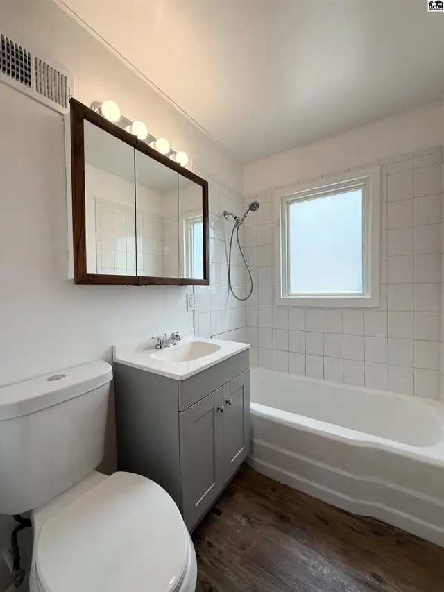Photo of 1410 N Orchard Ave, Hutchinson, KS