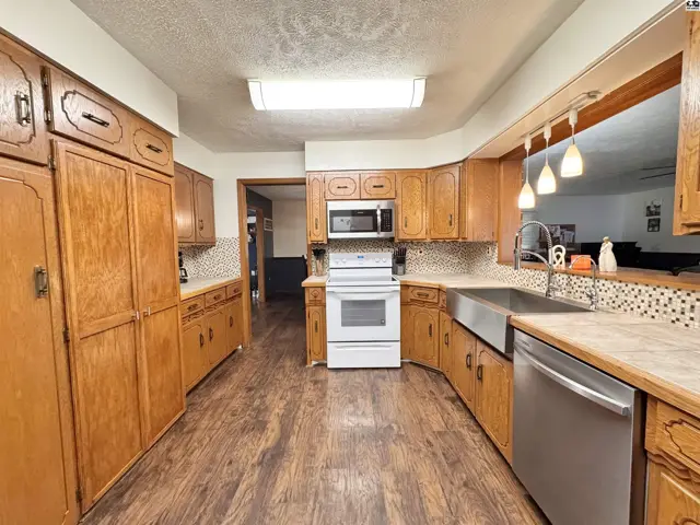 Photo of 2522 E 44th Ave, Hutchinson, KS