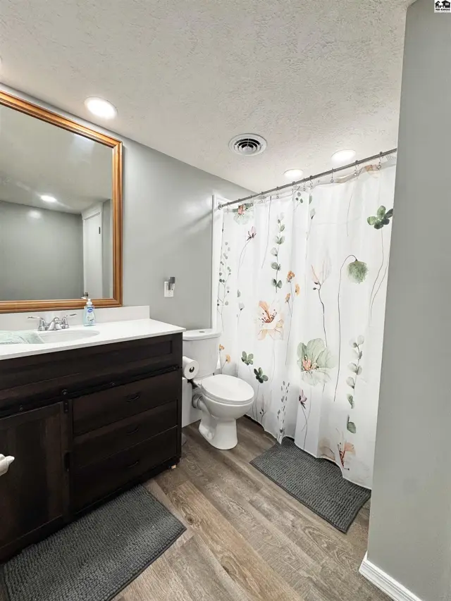 Photo of 2522 E 44th Ave, Hutchinson, KS