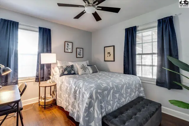 Photo of 421 E 9th Ave, Hutchinson, KS