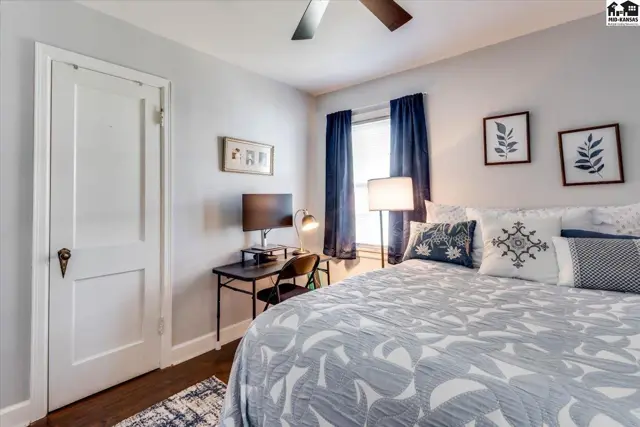 Photo of 421 E 9th Ave, Hutchinson, KS