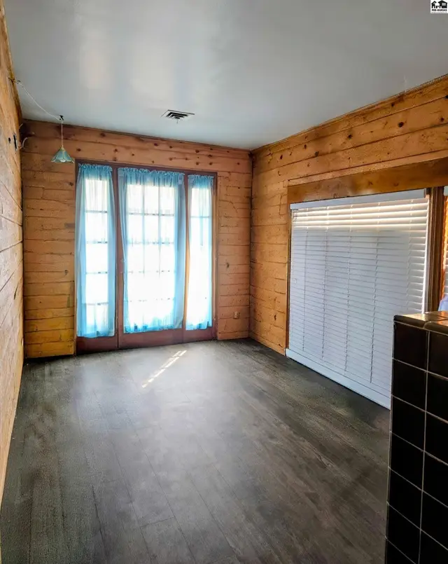 Photo of 740 N Walnut St, Medicine Lodge, KS