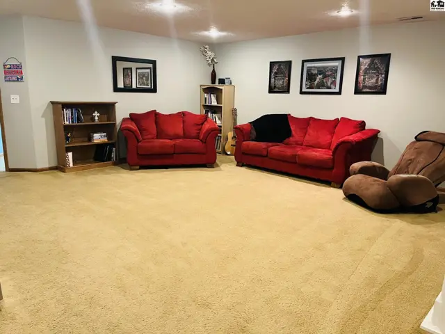 Photo of 205 E 37th Ave, Hutchinson, KS