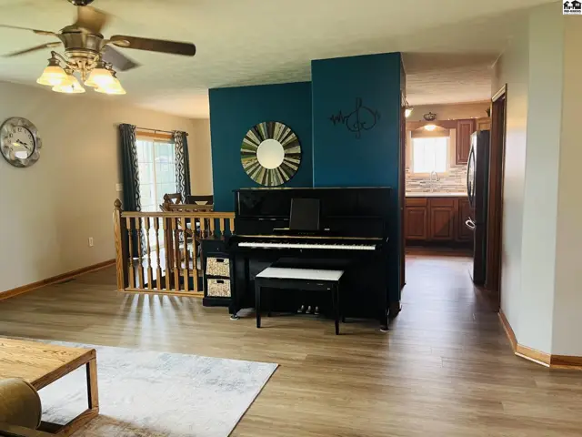 Photo of 205 E 37th Ave, Hutchinson, KS