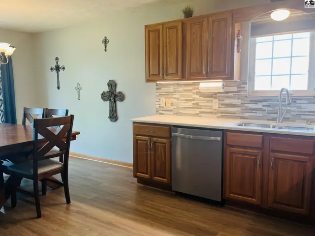 Photo of 205 E 37th Ave, Hutchinson, KS