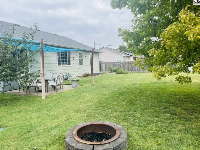 Photo of 205 E 37th Ave, Hutchinson, KS
