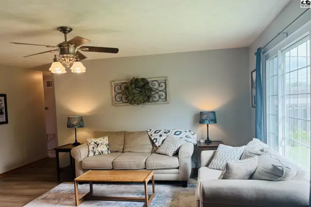Photo of 205 E 37th Ave, Hutchinson, KS