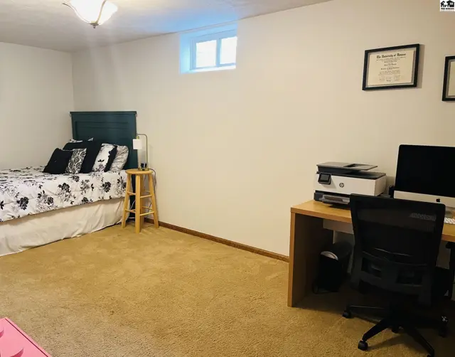 Photo of 205 E 37th Ave, Hutchinson, KS
