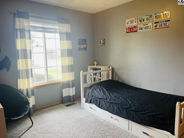 Photo of 205 E 37th Ave, Hutchinson, KS