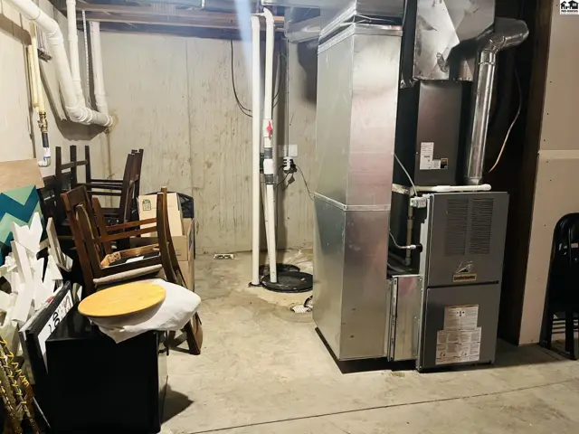 Photo of 205 E 37th Ave, Hutchinson, KS