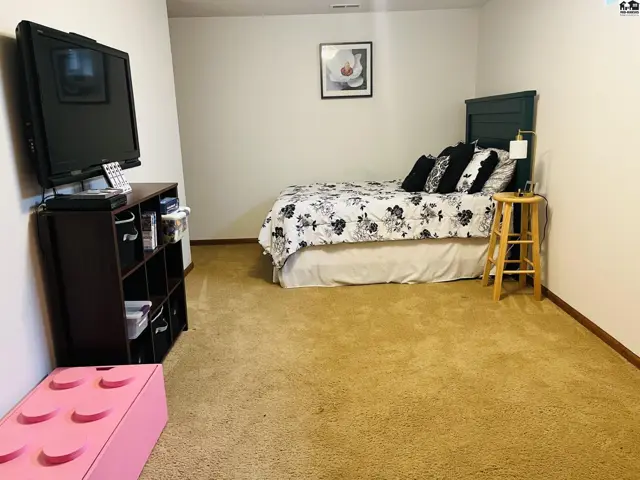 Photo of 205 E 37th Ave, Hutchinson, KS