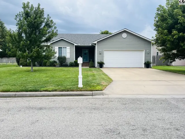 Photo of 205 E 37th Ave, Hutchinson, KS