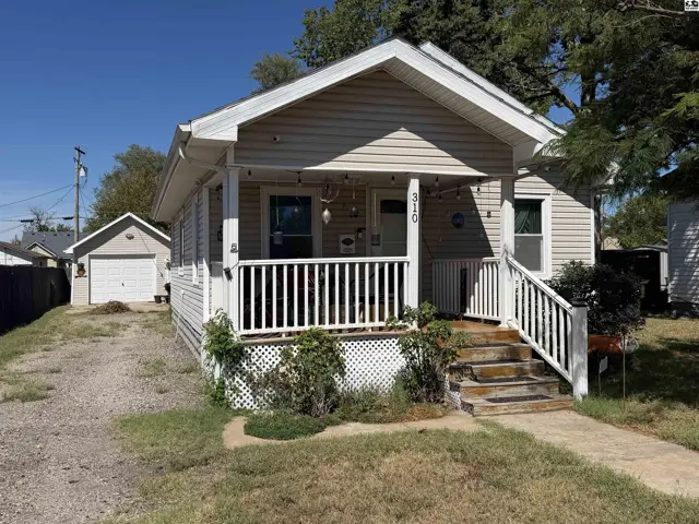 Photo of 310 W 13th Ave, Hutchinson, KS