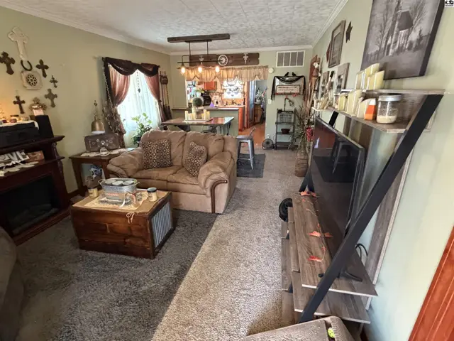 Photo of 310 W 13th Ave, Hutchinson, KS