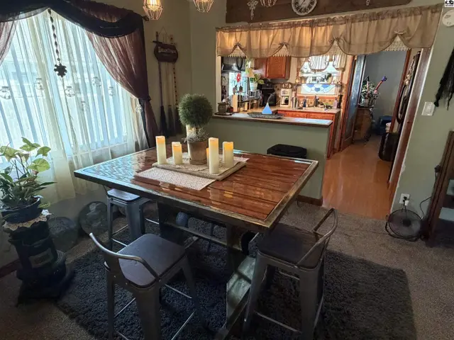 Photo of 310 W 13th Ave, Hutchinson, KS