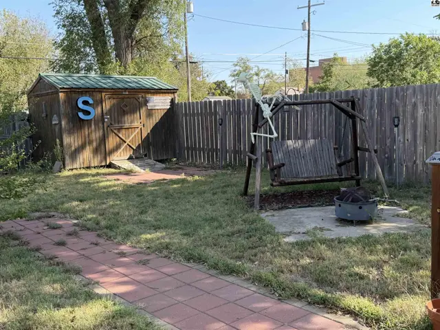Photo of 310 W 13th Ave, Hutchinson, KS