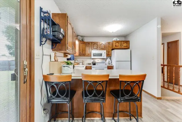 Photo of 102 Robert St, Hutchinson, KS