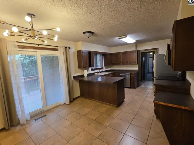 Photo of 901 E 27th Ave, Hutchinson, KS