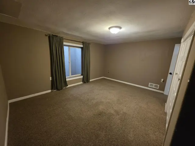 Photo of 901 E 27th Ave, Hutchinson, KS