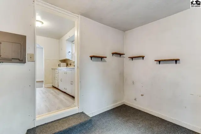 Photo of 713 E 11th Ave, Hutchinson, KS