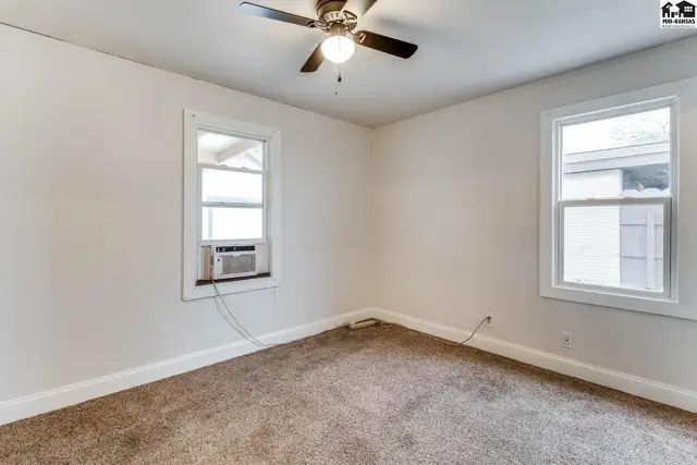 Photo of 713 E 11th Ave, Hutchinson, KS