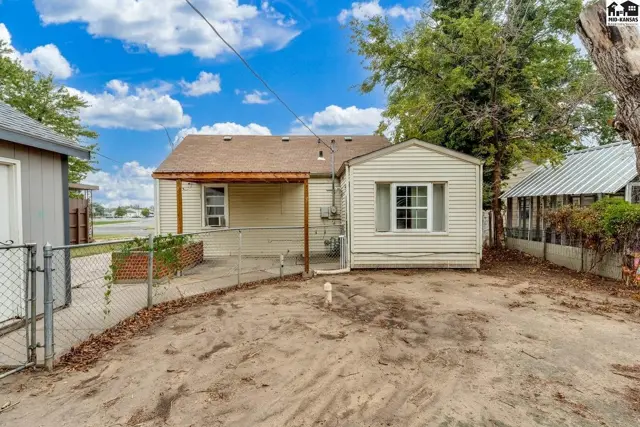 Photo of 713 E 11th Ave, Hutchinson, KS