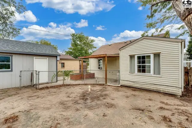 Photo of 713 E 11th Ave, Hutchinson, KS