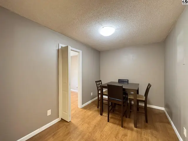 Photo of 916 E 8th Ave, Hutchinson, KS